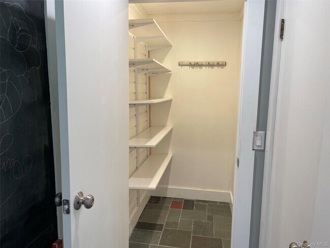 Photo - 77 Boulevard Ave