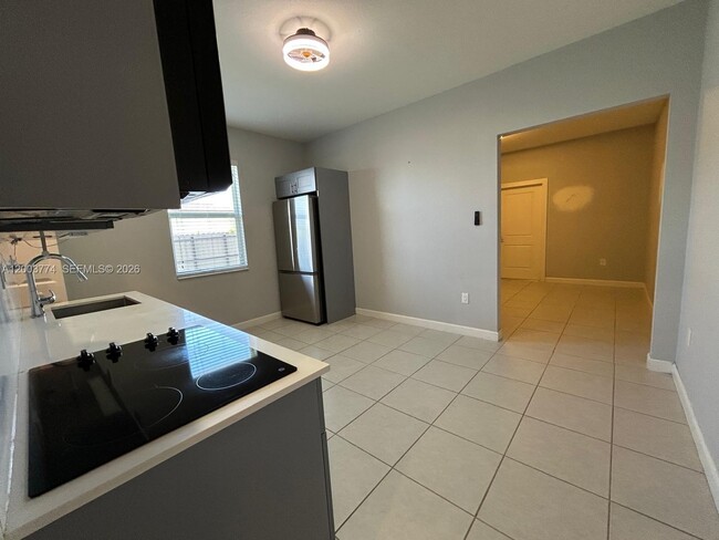 Photo - 16767 SW 290th Ln Unidad 1