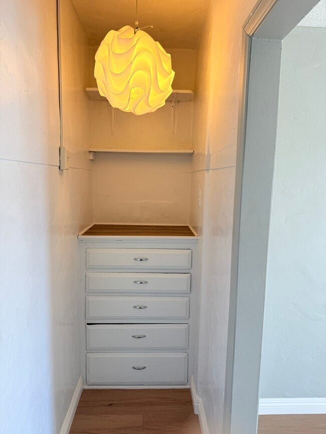 Photo - 43 W 52nd St Unit B