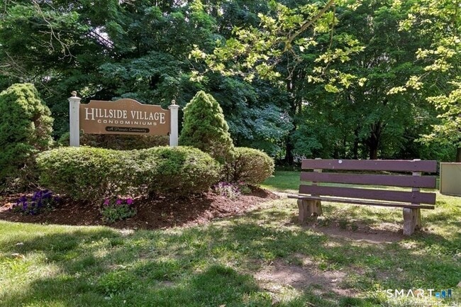 Building Photo - 165 Towne House Rd Unit 165