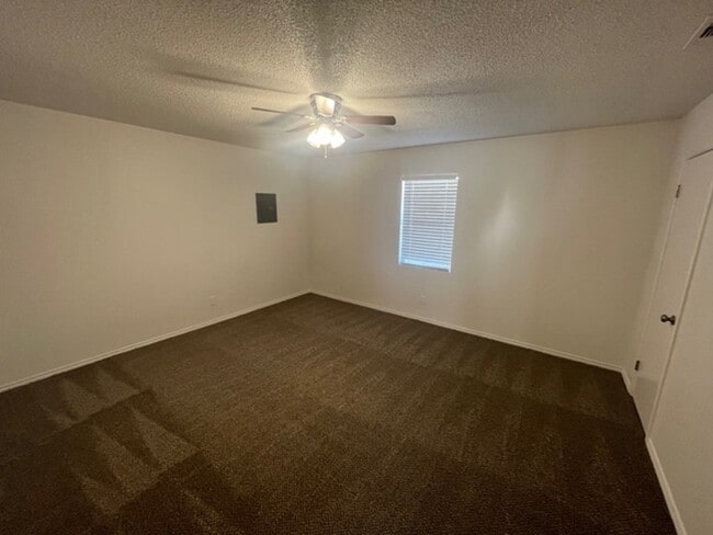 Photo - 2427 88th St