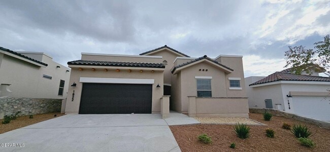 Building Photo - 1822 Bridle