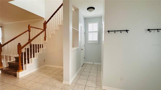 Photo - 622 Wisteria Ln