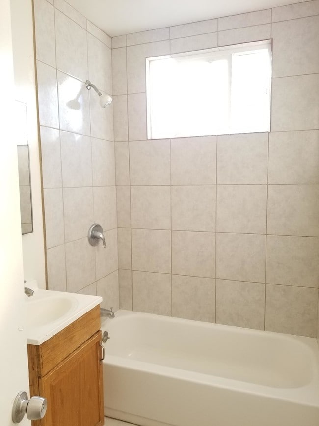 Photo - 1946 W 145th St