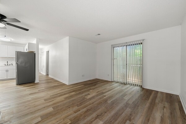Dining Room-Reno - Sterling Glen Apartments