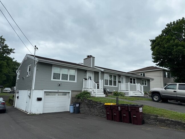 4 Unit Building - 4C Marlyn Dr Apartments Unit 4C