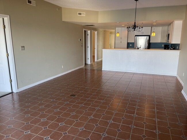 Photo - 102 Williams St