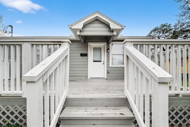 Photo - 521 Alford St