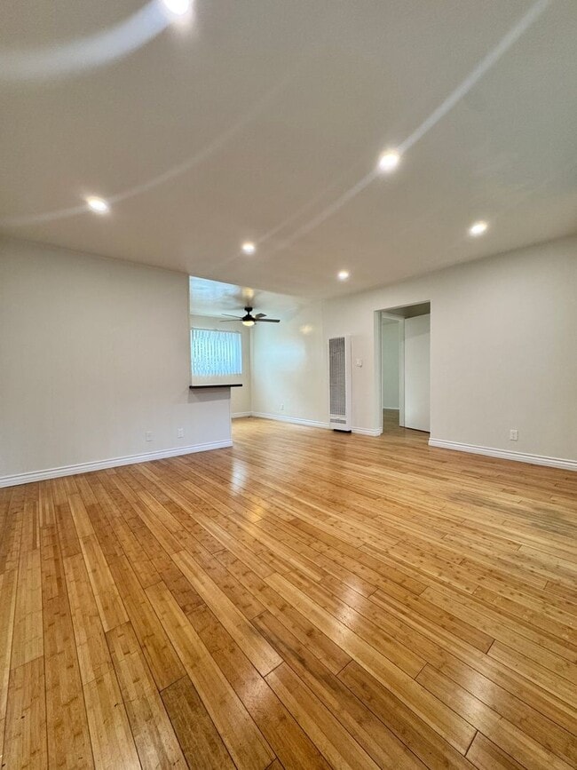 Photo - 4327 Inglewood Blvd