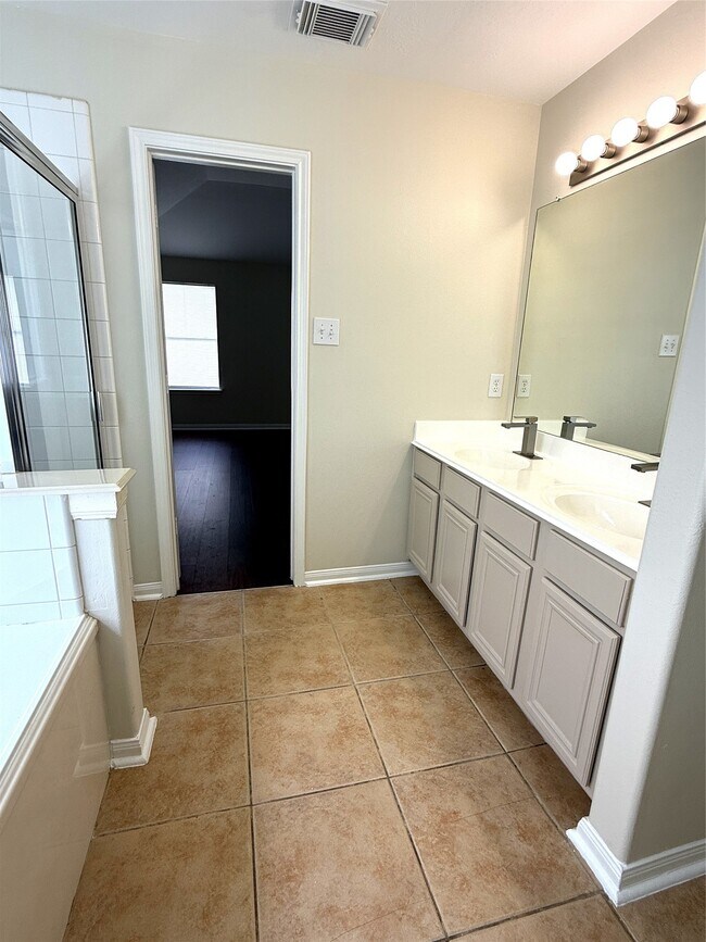 Photo - 6023 Barany Ct