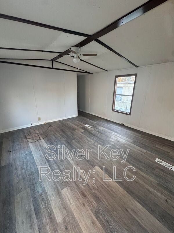 Photo - 525 Scott St