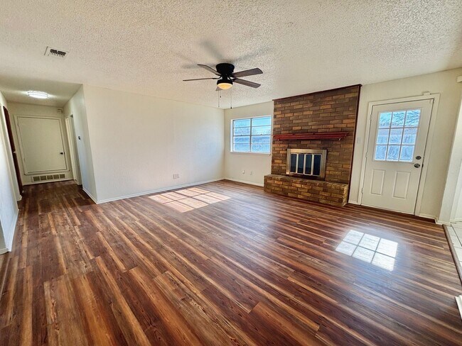Photo - Freshly Remodeled 3 Bedroom 2 Bathroom Home in Frenship ISD