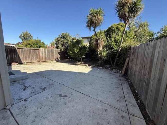 Photo - 827 Comet Dr