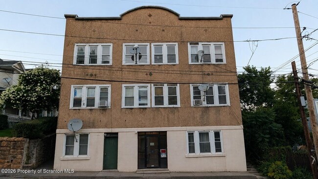 Building Photo - 914 W Lackawanna Ave