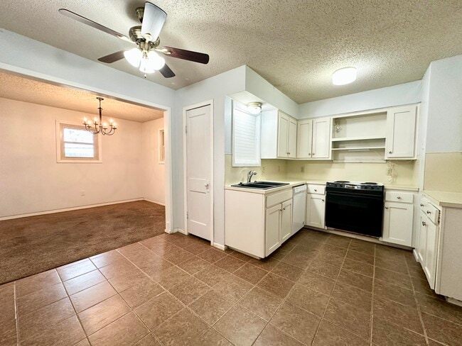 Photo - 8314 Hartford Ave