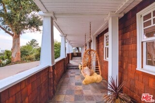Photo - 2172 Argyle Ave