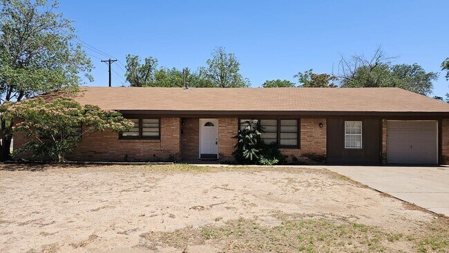 801 W GOLF COURSE Rd  