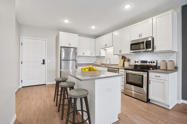 Gem | 1 Bedroom - The Barnum