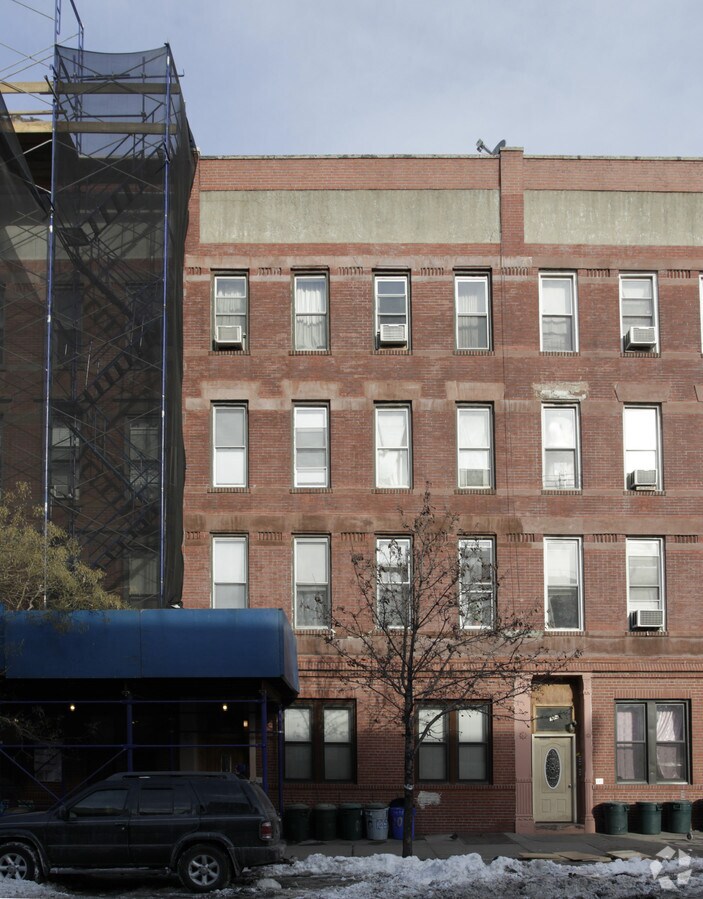 Photo - 101 Greenpoint Ave