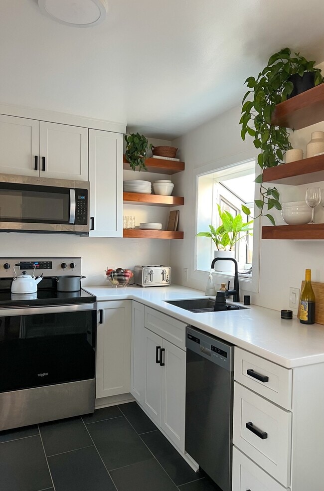 Building Photo - 4218 Saint Clair St