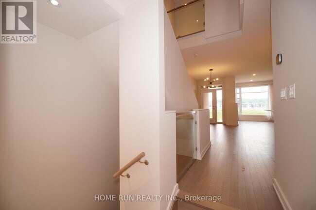 Photo - 770 Solarium Ave