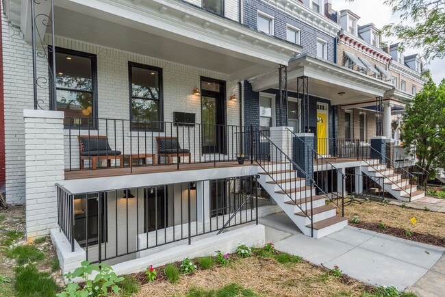 Photo - 4107 New Hampshire Ave NW Unidad B