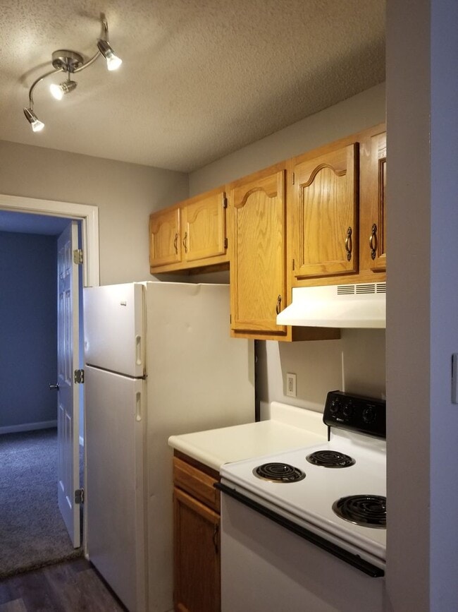 Building Photo - Newly remodeled 1 bed 1 bath Unit 1544 C