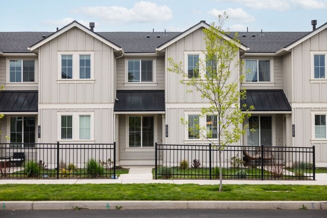 20869 SE Denver Dr