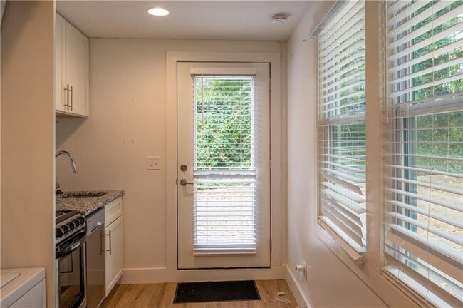 Photo - 1170 Greenwich St SW Unit 7