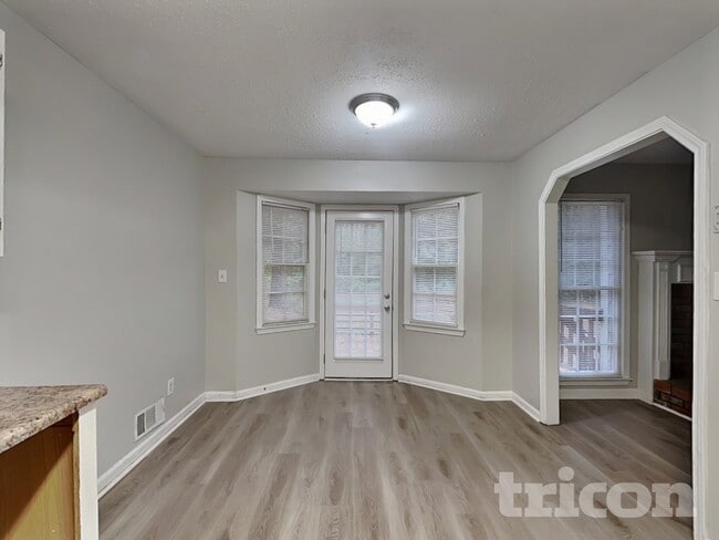 Photo - 91 Stratford Dr