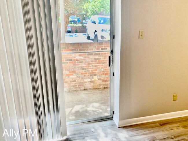 Photo - 545 Burgoyne Rd Unidad #5