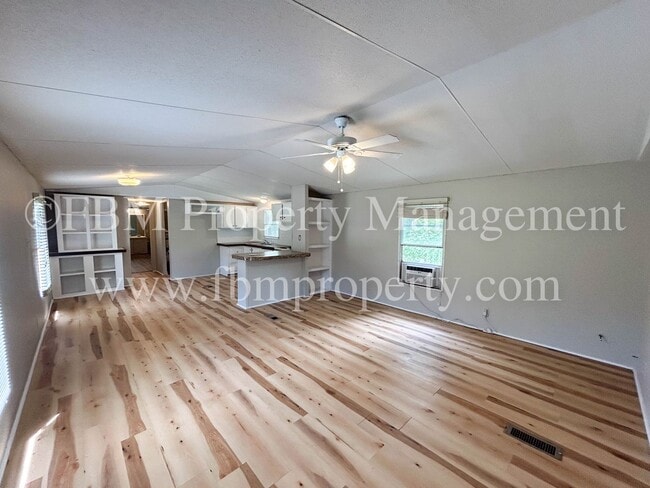 Photo - 332 Stacks Rd