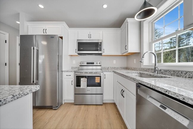 Photo - 142 S Main, B