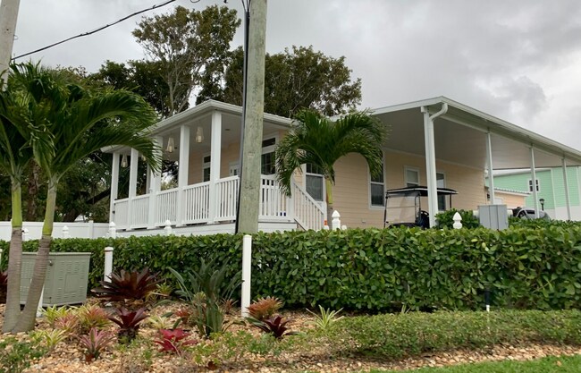 Photo - 235 NE Sunrise Wy