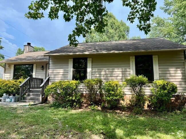 Building Photo - Adorable Recently Renovated 3 Bed 1.5 Bath... Rental