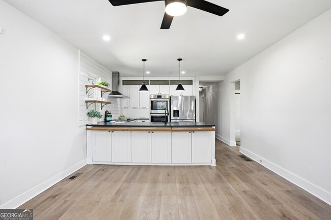 Photo - 310 Patterson Ave SE