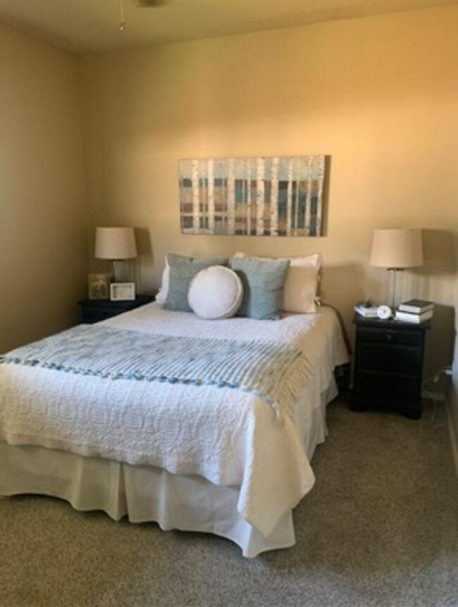 Building Photo - 61097 Larkspur Loop Unit #2 Rental