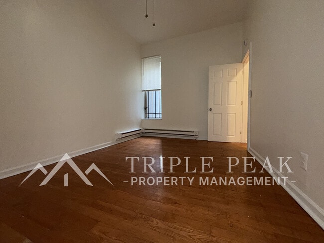 Photo - 1539 W Erie Ave