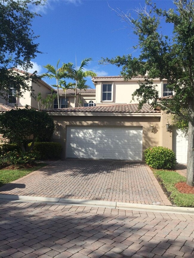 Photo - 886 Spinnaker Dr W Townhome