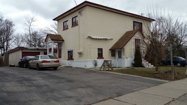 Building Photo - 55 Hill St Unit A