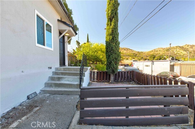 Photo - 10108 Fernglen Ave