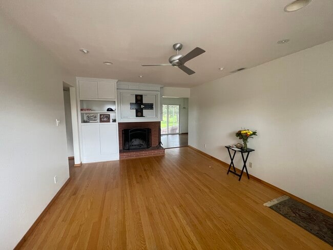 Building Photo - 10221 Agnes Cir Rental