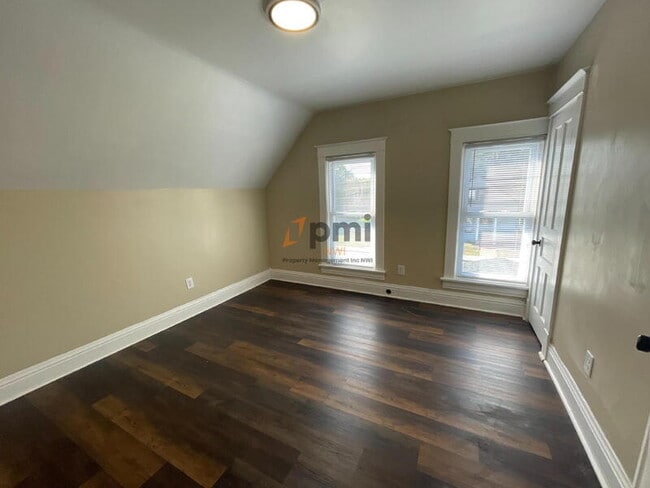 Photo - 1204 Manhattan St