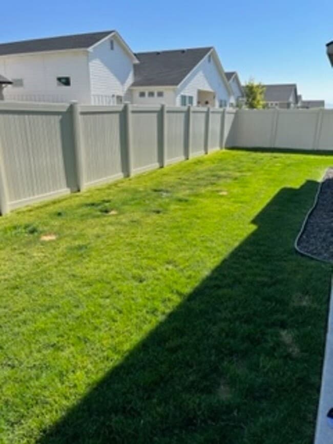 Photo - Single Level 4 Bedroom 2 Bathroom Home in Nampa