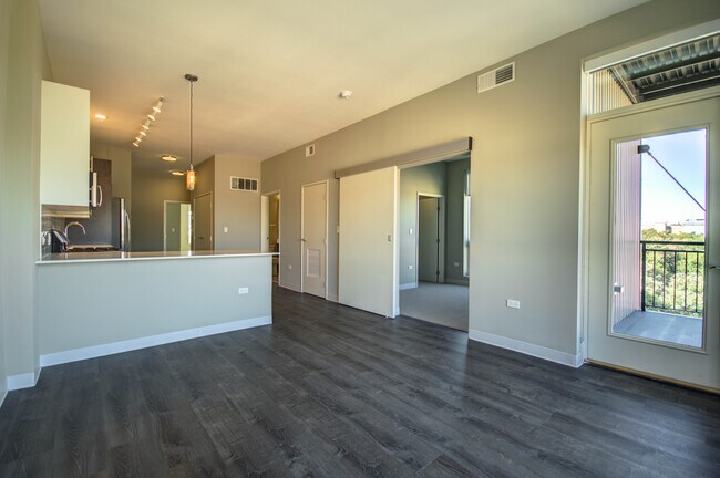 Photo - 849 W Grand Ave