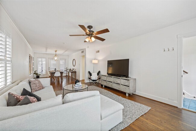 Photo - 2324 Goldsmith St