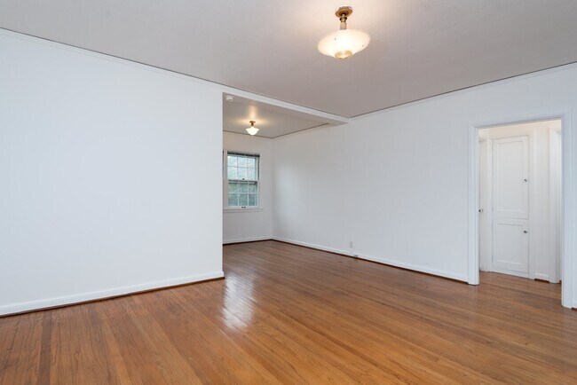5600 NE Sandycrest Terrace Unidad 5600-1