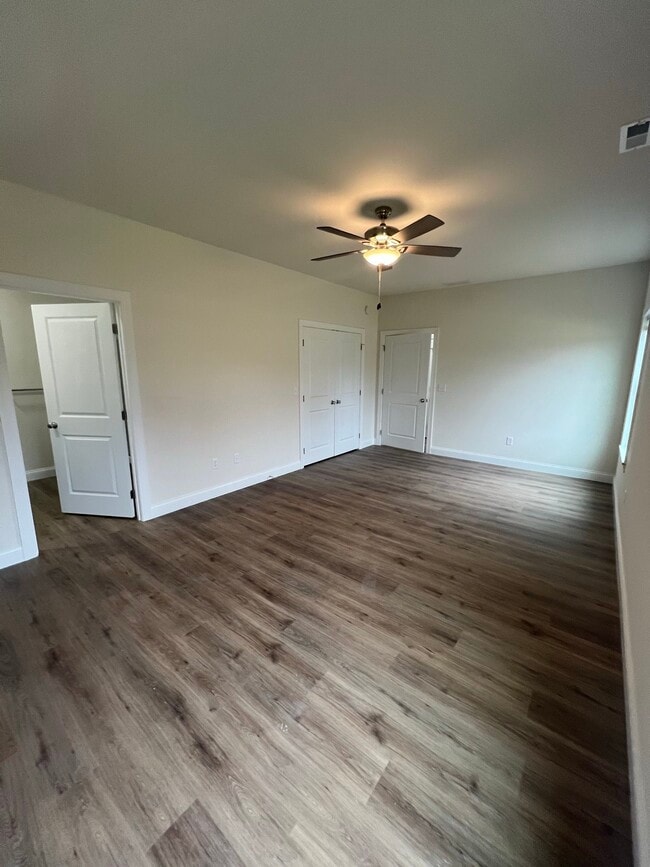 Photo - 08 Longbranch Dr