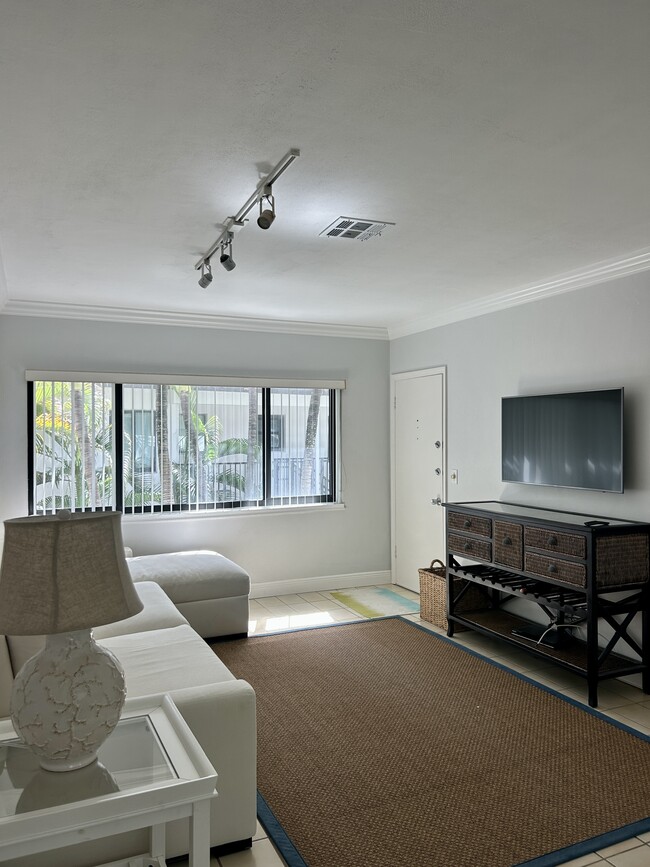 Photo - 122 Peruvian Ave Unit Palm Beach Condo