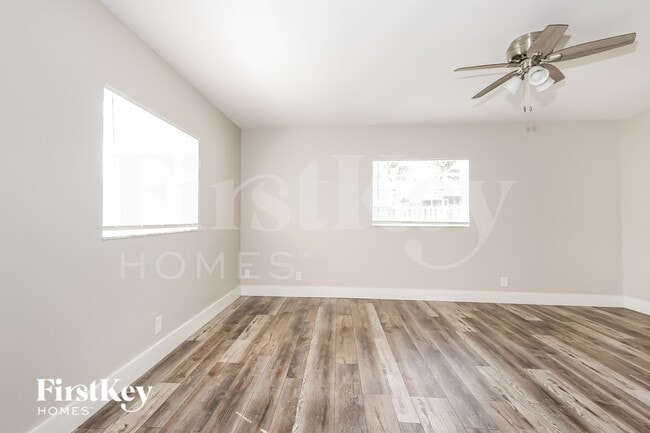 Photo - 8800 SW 10th St